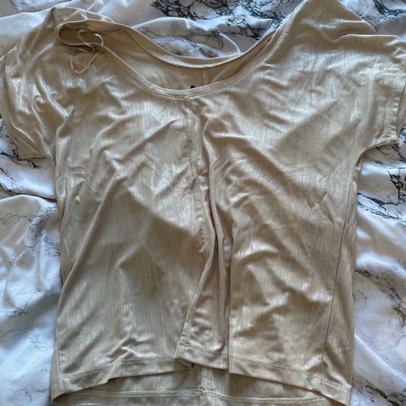 shiny gold t shirt - Picture 3 of 3